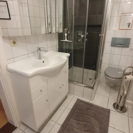 2 Terrassenwohnung Zentral Gelegen Apartman *