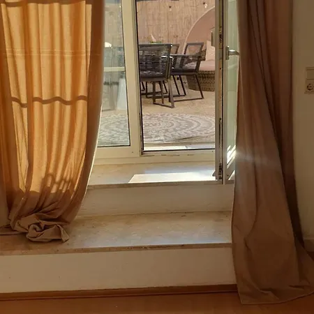 2 Terrassenwohnung Zentral Gelegen