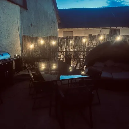 2 Terrassenwohnung Zentral Gelegen Apartman