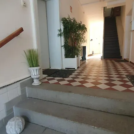 2 Terrassenwohnung Zentral Gelegen Apartman