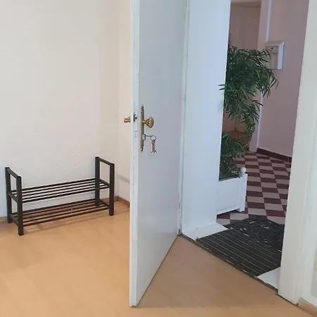 2 Terrassenwohnung Zentral Gelegen *